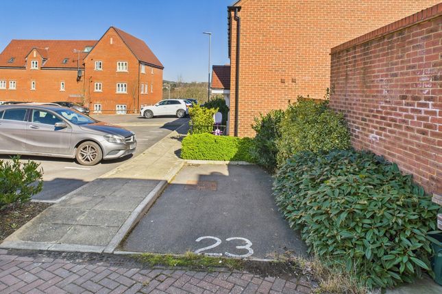 23, Woodpecker Drive, Hertfordshire photo 4