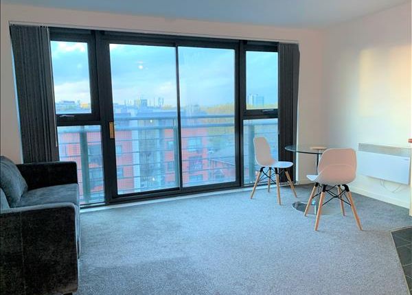 Flat to rent in 156 Chapel Street, Salford, Greater Manchester