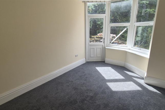 Flat 1, Roseleigh, Leek photo 4