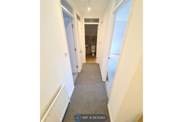 Flat, Balfour Court Station Road, Harpenden photo 3