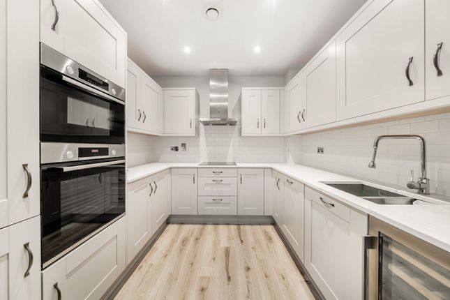 42, Lorimer Avenue, Cranleigh photo 3