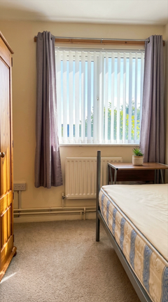 1-bed flat on Bessborough Road, London, £550/mo