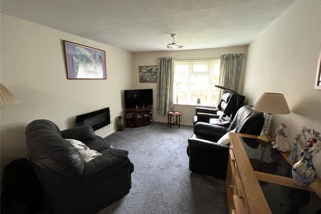 24, Dove Close, Kent photo 4