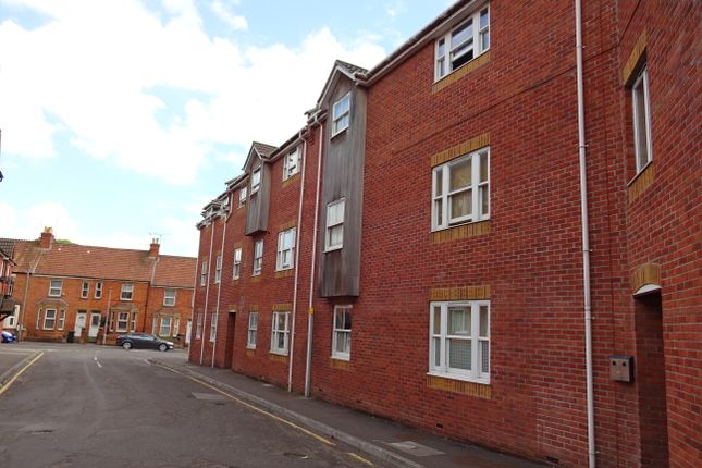 Flat to rent in Salthouse Lane, Yeovil