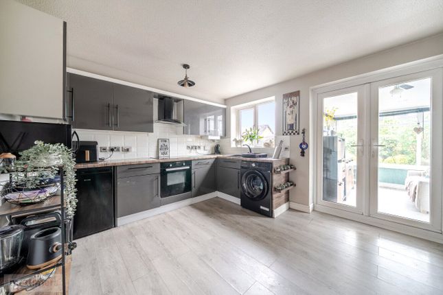 45, Simmons Way, Accrington photo 4