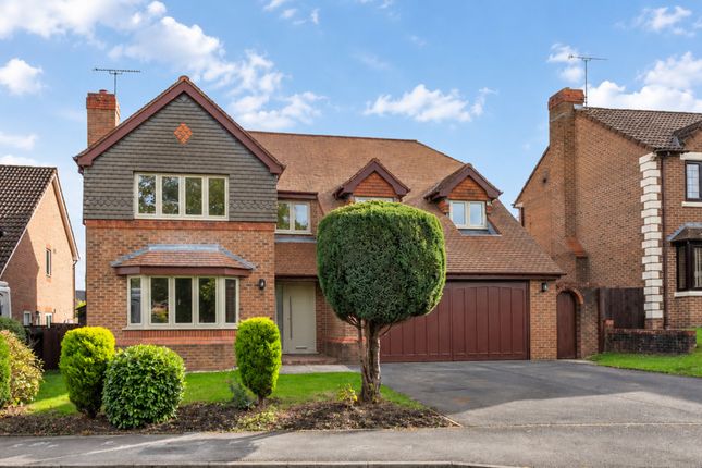 4-bed detached on Wike Ridge Avenue, Leeds, £830,000