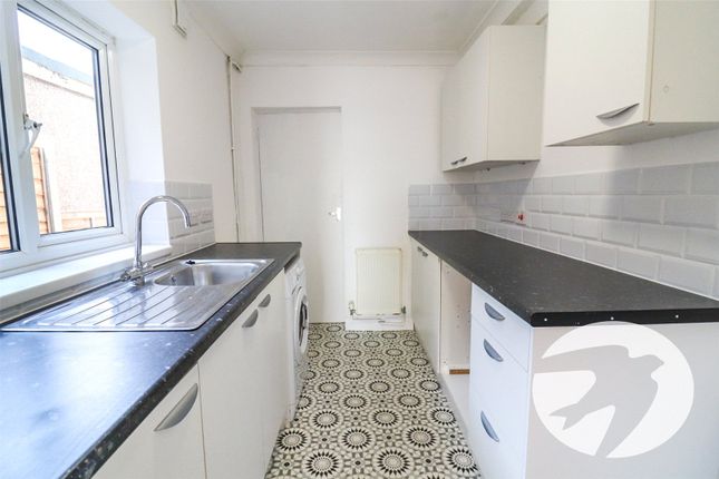 23, Manor Road, Erith photo 4