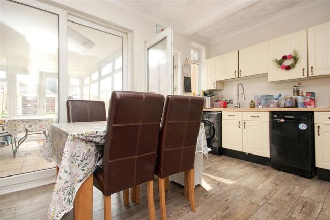 8, Birchall Road, Rushden photo 4