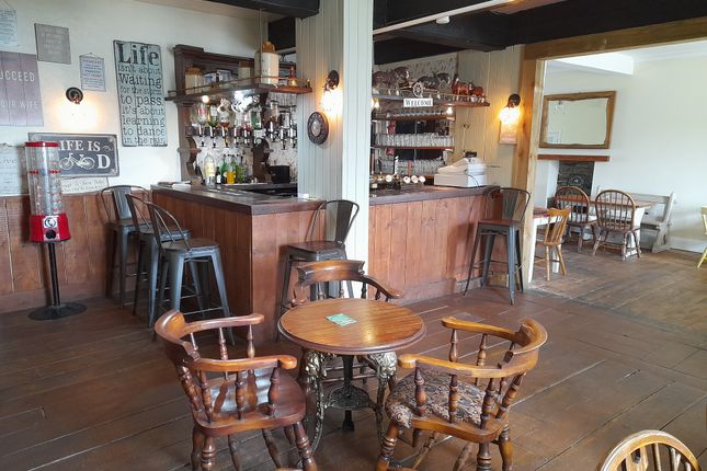 Queens Head Hotel, Penycoedcae, Pontypridd photo 2