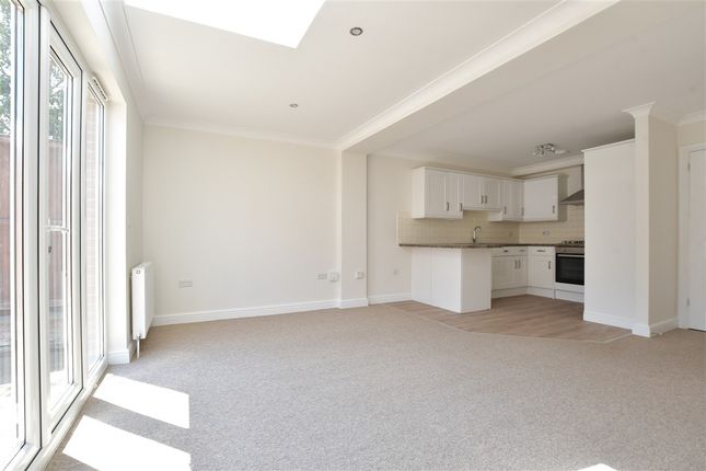 Upton Road, Ryde photo 4