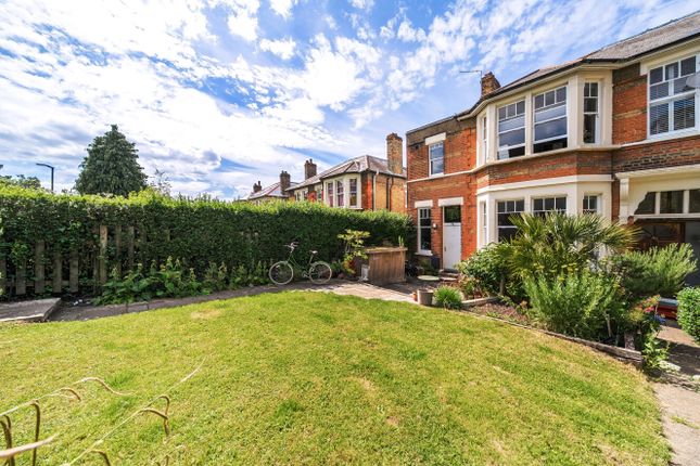 43, Mount Adon Park, London photo 4