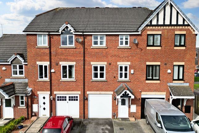Town house for sale in Begonia Gardens, St. Helens