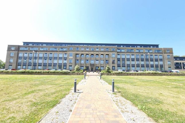 Thumbnail Flat to rent in Bingley Road, Bradford