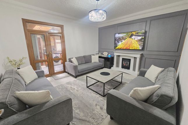 30 Mannheim Road, Bradford photo 3