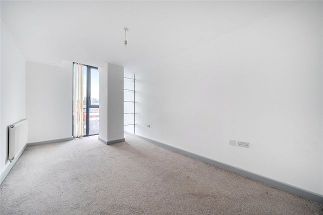 Flat 61, Centrillion Point, 2, Masons Avenue, Croydon photo 3