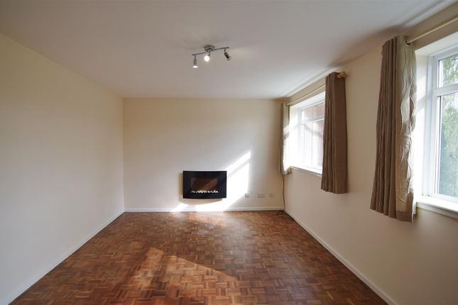 26, Dereham Court, Leamington Spa photo 2