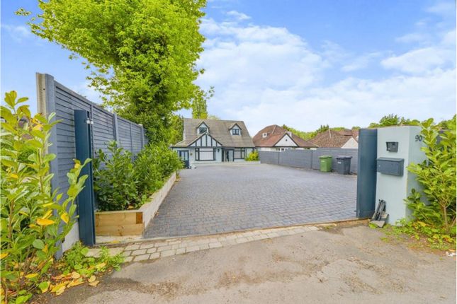 6 bed detached bungalow for sale in Tippendell Lane, St Albans AL2