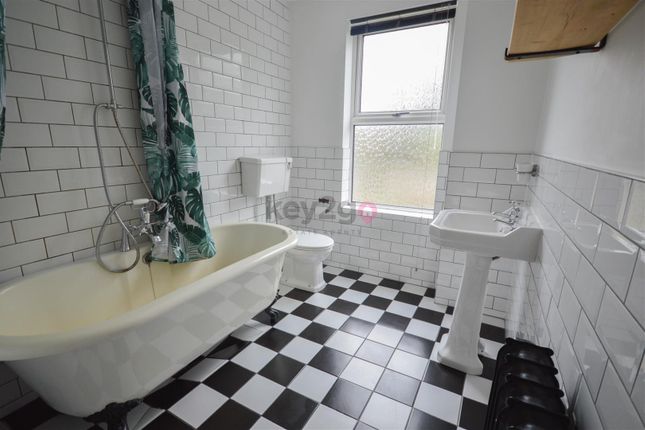 Thumbnail Terraced house to rent in Limpsfield Road, Sheffield