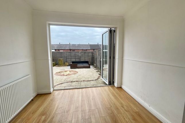 33, Crosslands Road, Manchester photo 4