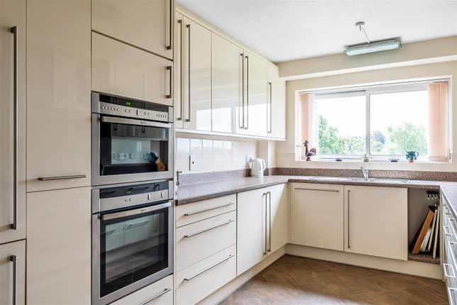 5, Stack House, Oxted photo 3