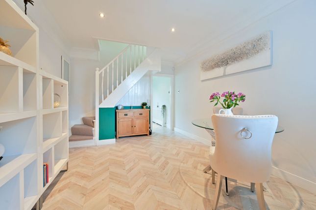 May Cottage, Villiers Road., Bushey photo 3