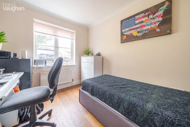 Detached house to rent in Croft Road, Brighton, East Sussex