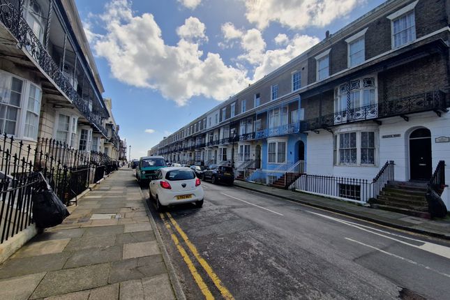 1-bed flat on Ramsgate, £950/mo