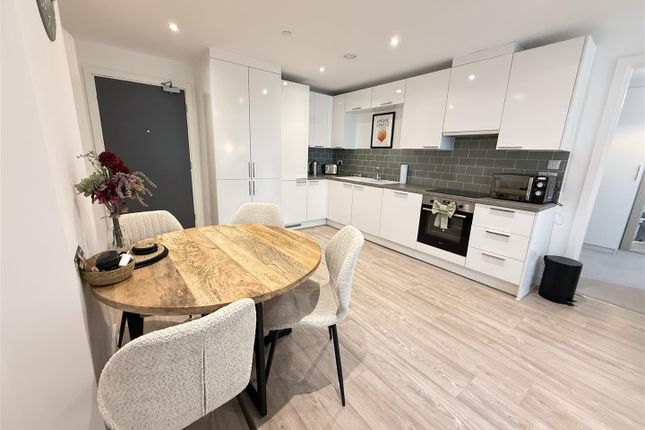 Apt 105, Ariel Apartments, Salford photo 2