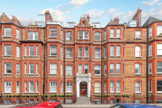 Thumbnail Flat to rent in Luxborough Street, London