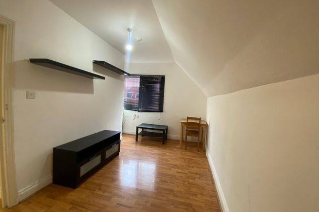 Flat C, 22-24 Willesden High Road, Willesden High Road, London photo 3