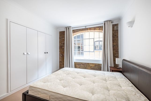 Duplex to rent in Lafone Street, London