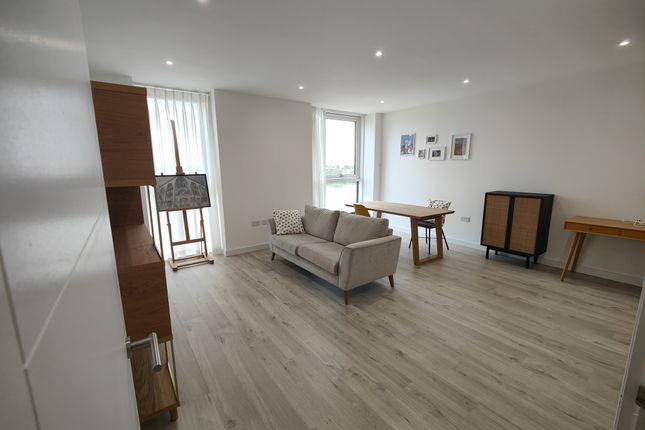 Flat for sale in Hartingtons Court, Woodberry Downs