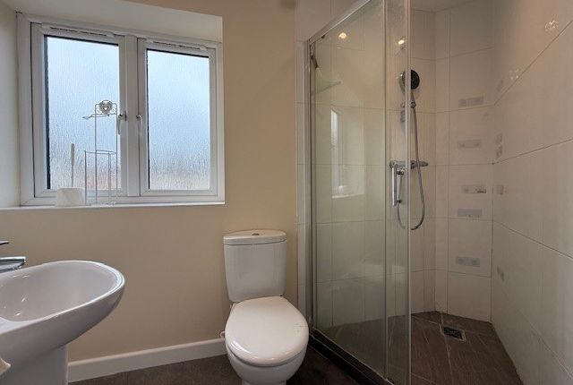 1B Clifton Street, Swindon photo 5