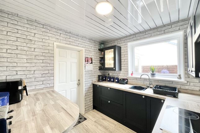 33, Links Road, Knott End on Sea photo 4