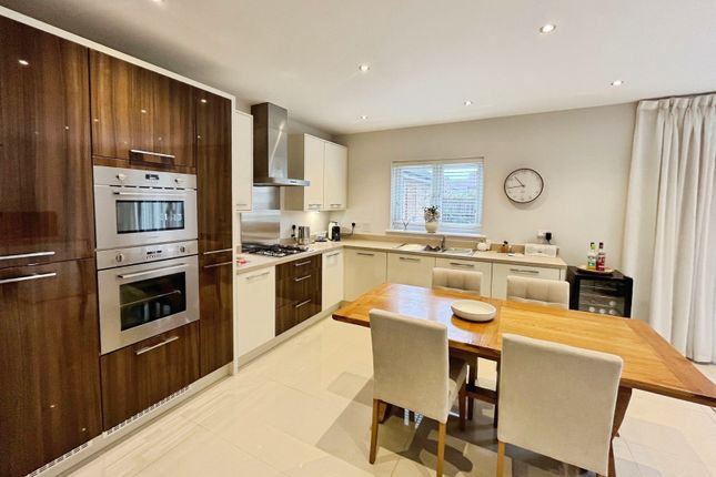 29, Kingfisher Chase, Berkshire photo 4