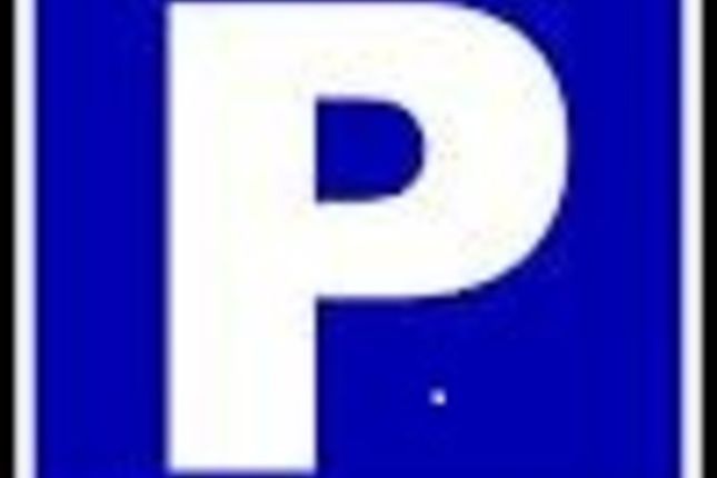 Parking/garage to rent in Millharbour, London