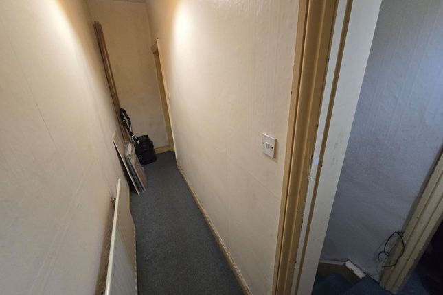 78 Oak Lane, Bradford photo 5