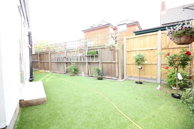 Riverview Gardens, Twickenham photo 5