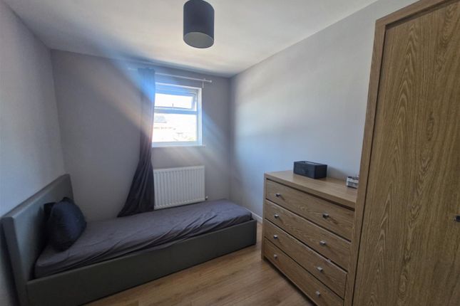 7, St. Catherines Close, Caerphilly photo 3