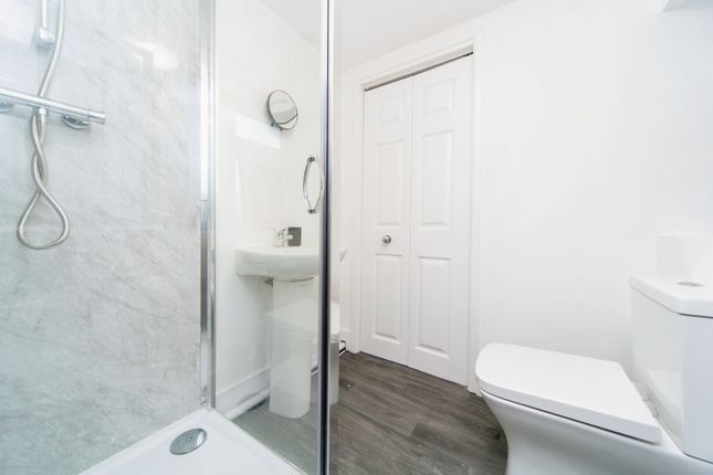 Room 4, Birkenhead photo 2
