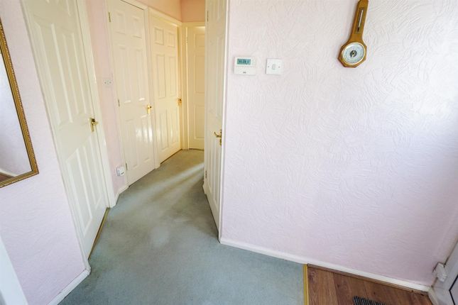 15, Salcey Square, Chesterfield photo 4