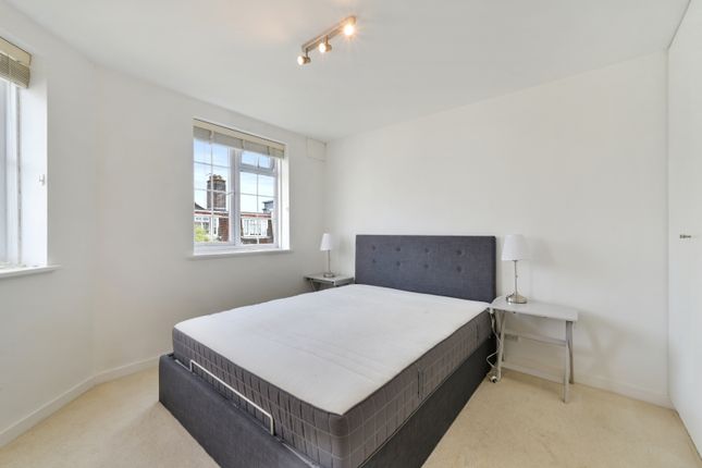 Flat 16, Spencer Court,, Spencer Road, London photo 2