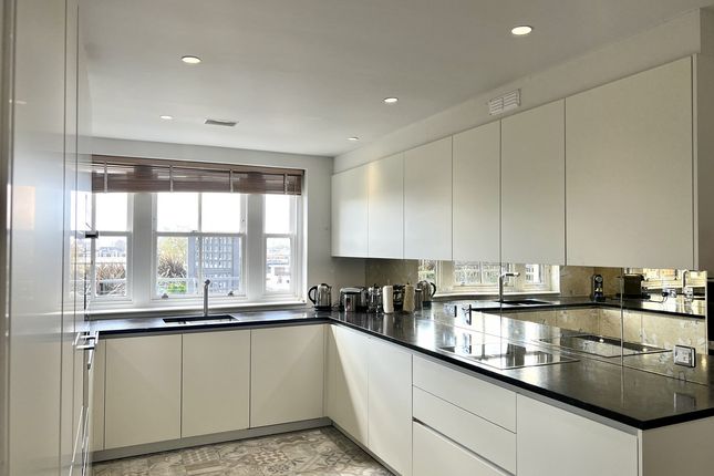 Flat to rent in Hyde Park Gate, London