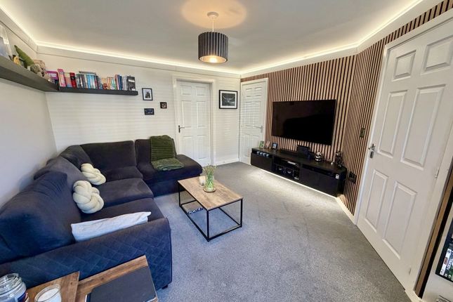 17, Grebe Road, Yeovil photo 3