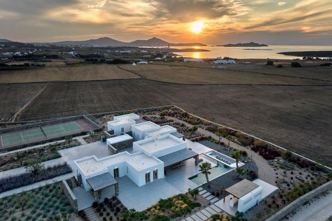 Villa for sale in Hesperia, Paros (Town), Paros, Cyclade Islands, South Aegean, Greece