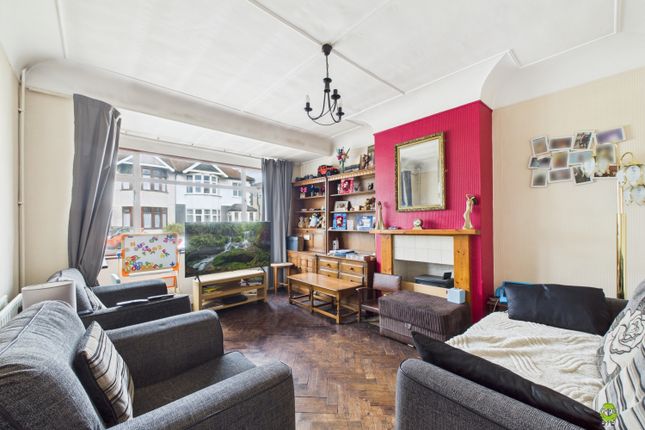 21, Harvel Crescent, London photo 2