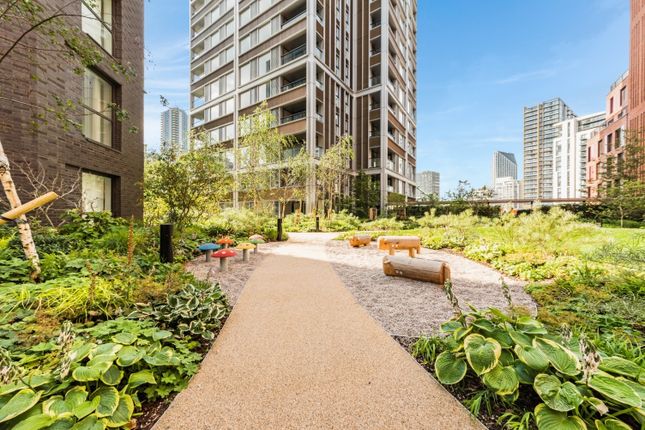 Flat to rent in Ferraro House, Elephant Park, Elephant And Castle