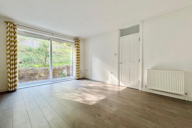 5, Nicolson Way, Sevenoaks photo 2