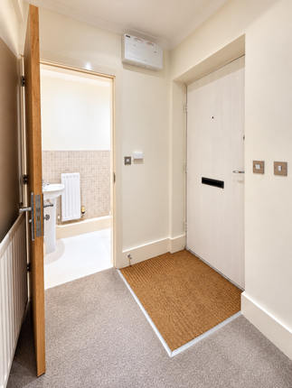 10, Reeceton Gardens, Bolton photo 3