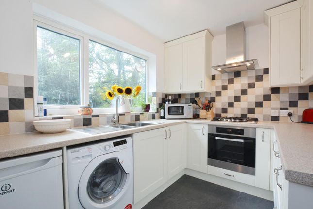 30, Coniston Close, Hartington Road, London photo 2